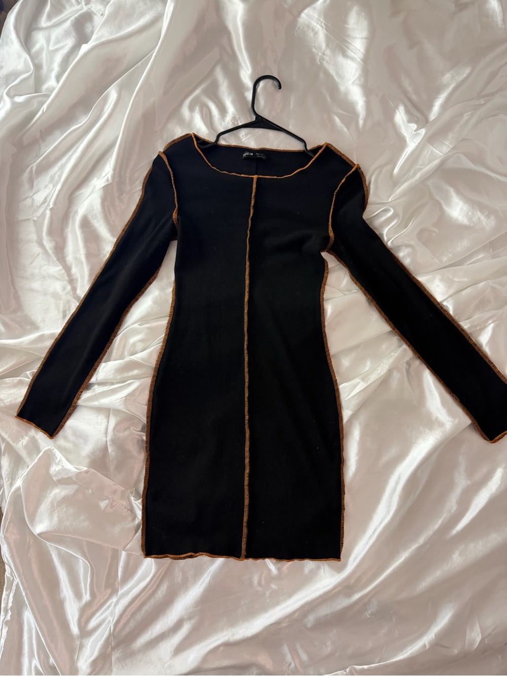 SHEIN Black Long Sleeve Contrast-Stitch Bodycon Dress
